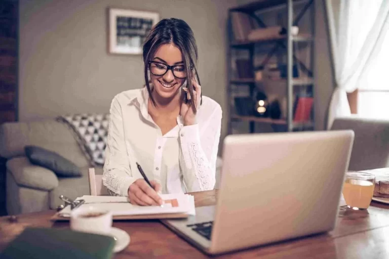 Selecionar Principais Tipos de Trabalhos em Casa para Mulheres Principais Tipos de Trabalhos em Casa para Mulheres